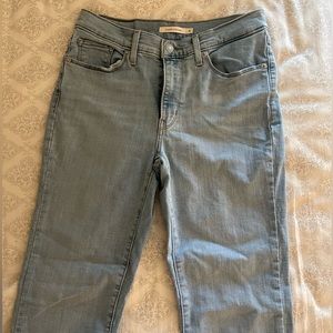 Classic straight Levi’s jeans